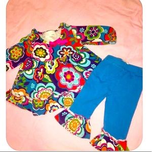 2 piece set. Multi colored. 3-6 months